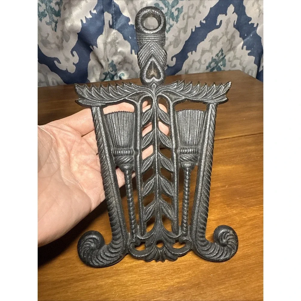 Vtg VM Tassel & Broom  Pennsylvania Dutch Style Cast Iron Trivet 8 5/8